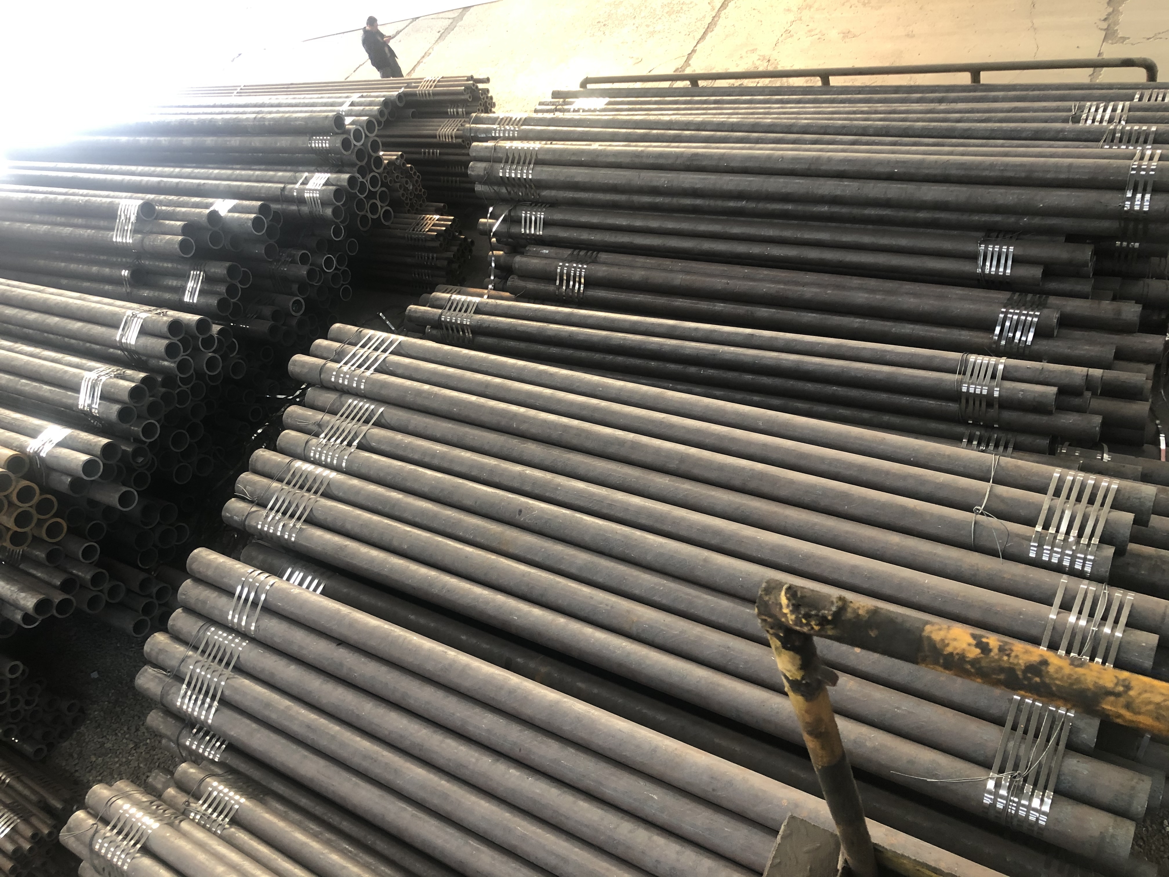 آخرین مورد شرکت صفحه های فولادی متوسط، فولادی لوله ای، پروفایل های فولادی ساختاری